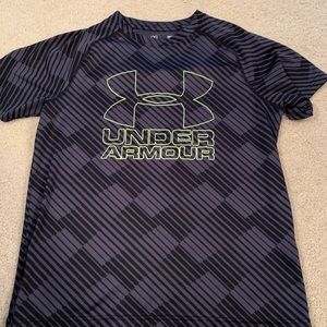 Boys Under Armour short sleeve athletic shirt